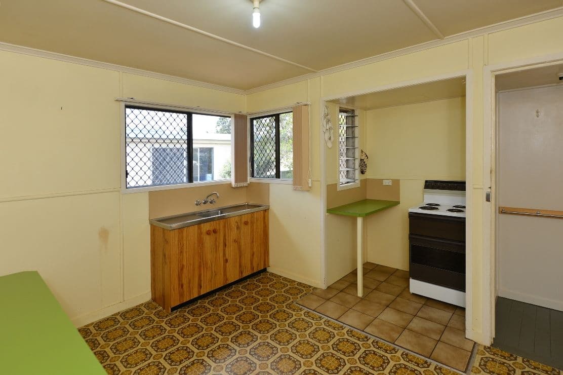 14 Hanlon Street, NEWTOWN QLD 4350, Newtown - Thumbnail 3
