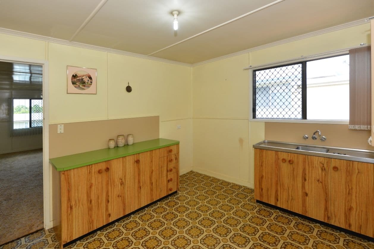 14 Hanlon Street, NEWTOWN QLD 4350, Newtown - Thumbnail 4