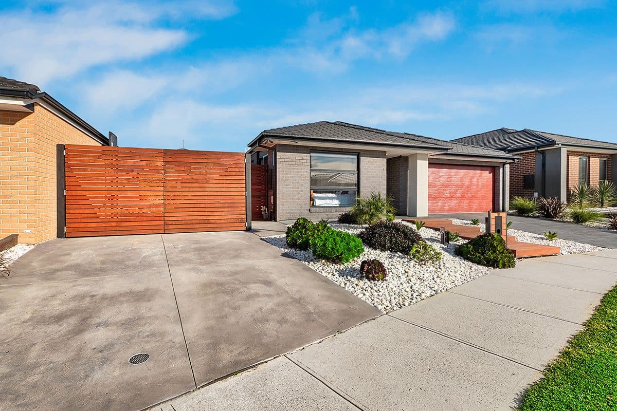 10 Cartwright Grove, Cranbourne East VIC 3977, Cranbourne East - Image 1