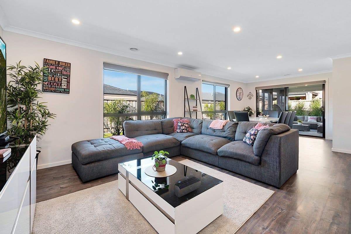 10 Cartwright Grove, Cranbourne East VIC 3977, Cranbourne East - Thumbnail 7
