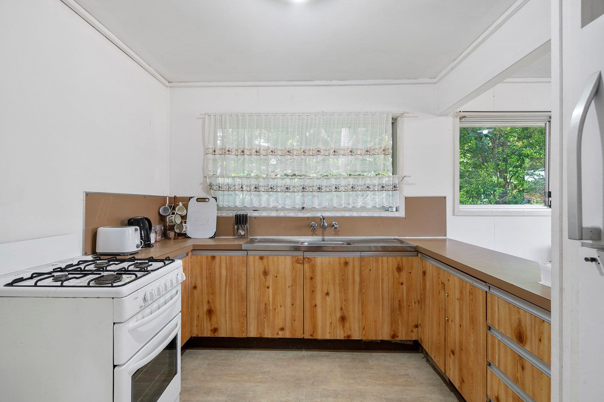 28 Omar Street, Woodridge QLD 4114, Woodridge - Thumbnail 2