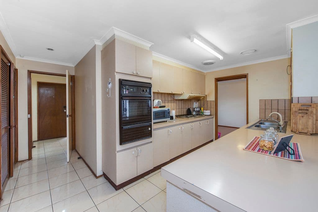84 Derby Drive, Epping VIC 3076, Epping - Thumbnail 2