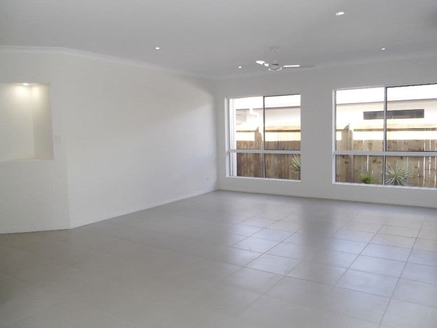 13 Twin Creek Court, CANNONVALE QLD 4802, Cannonvale - Thumbnail 3