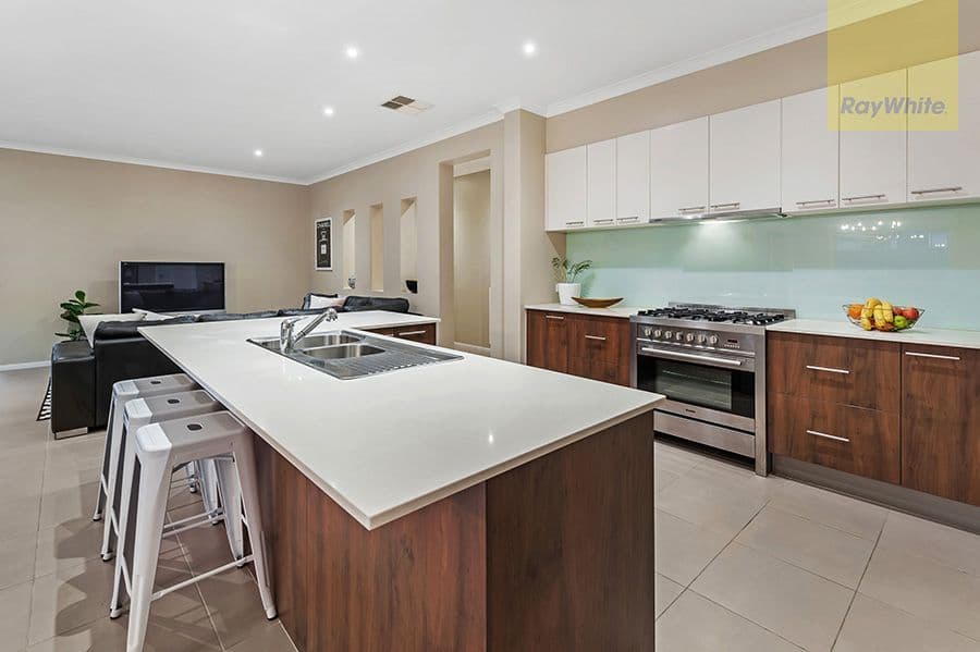9 Cascade Terrace, Craigieburn VIC 3064, Craigieburn - Thumbnail 2