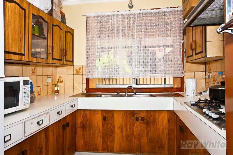 5 Burramy Close, BOSSLEY PARK NSW 2176, Bossley Park - Thumbnail 3