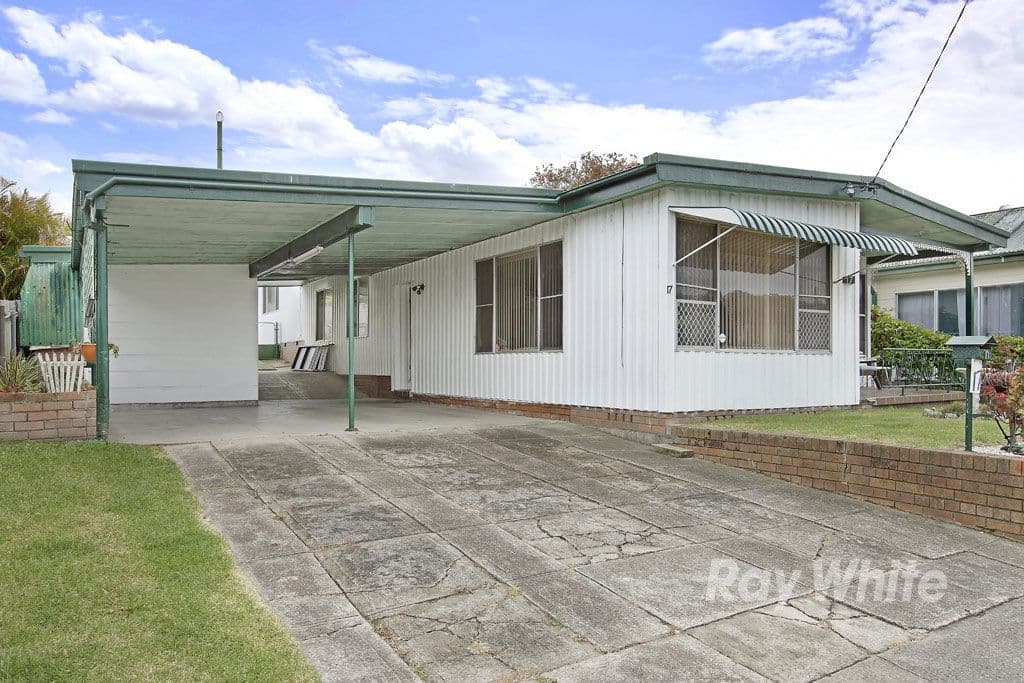 17 Prince Street, Fennell Bay - Image 1