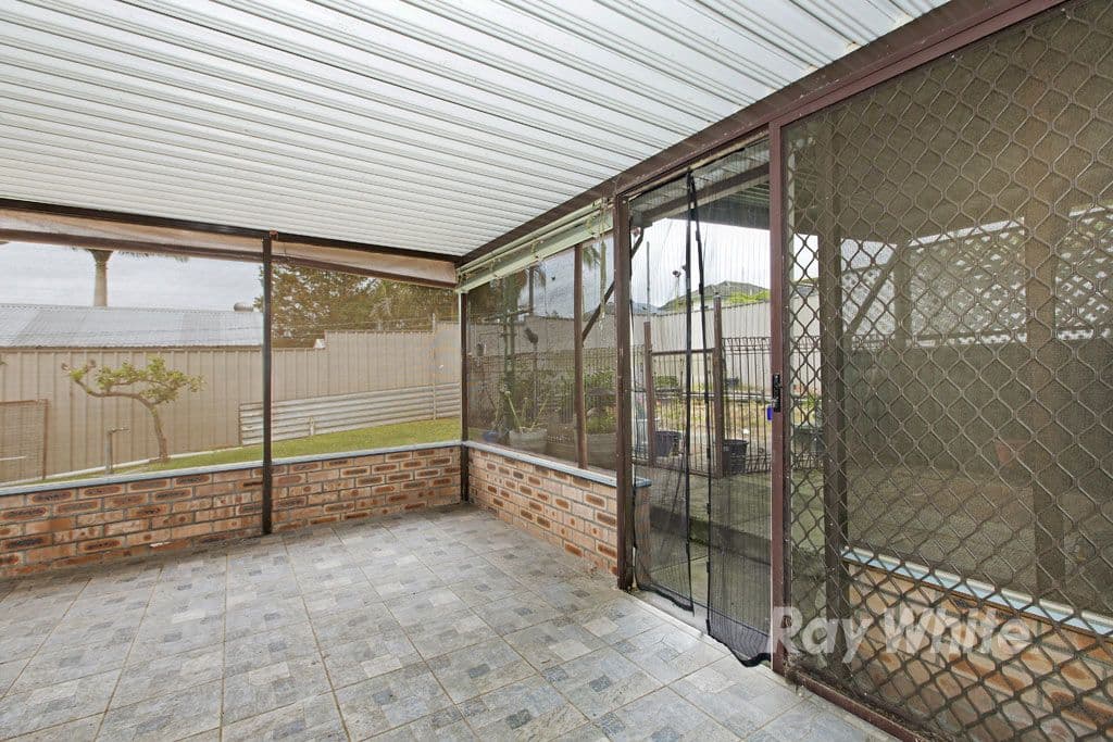 17 Prince Street, Fennell Bay - Thumbnail 4