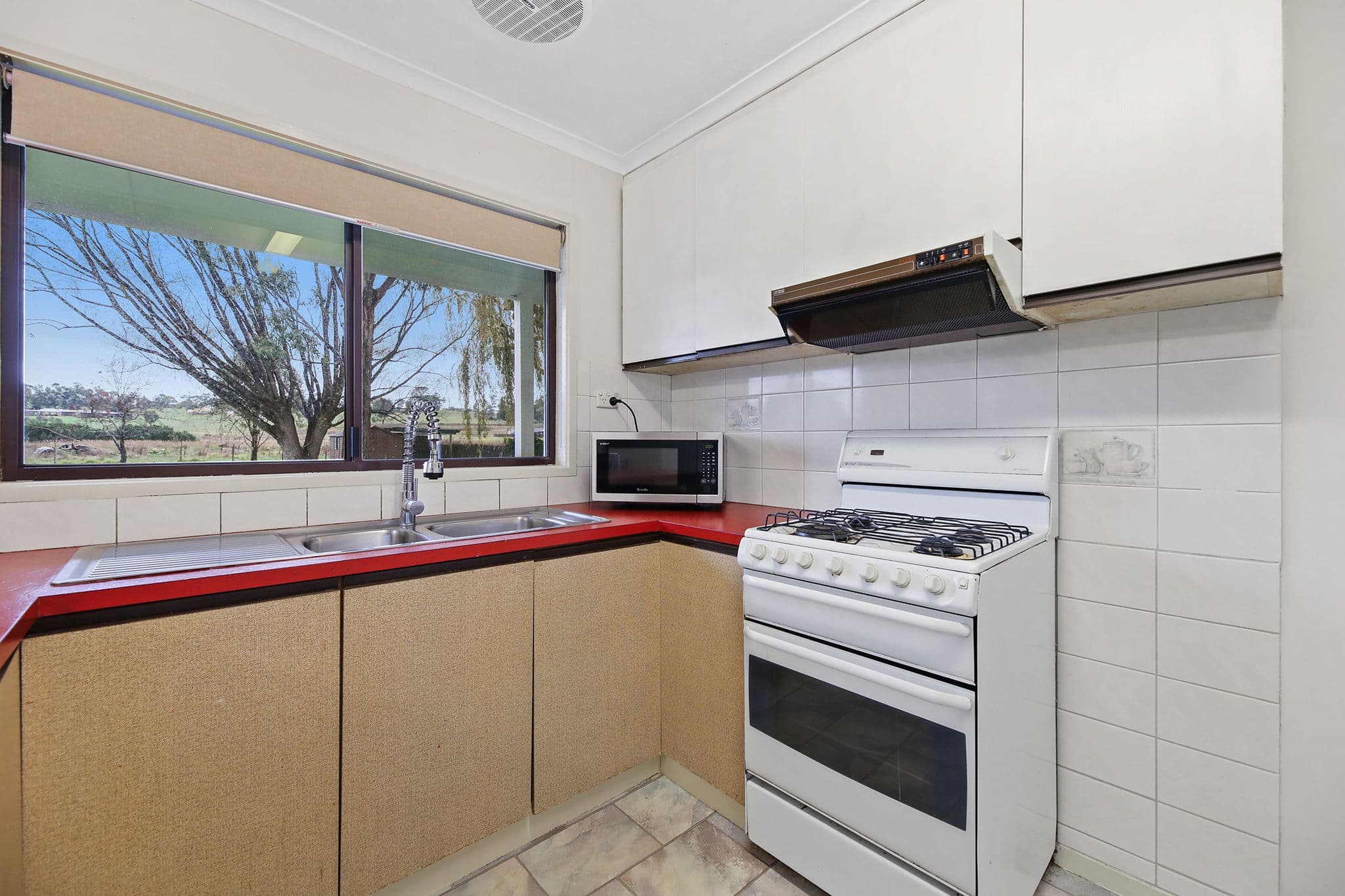 38 Railway Avenue, Bunyip VIC 3815, Bunyip - Thumbnail 3