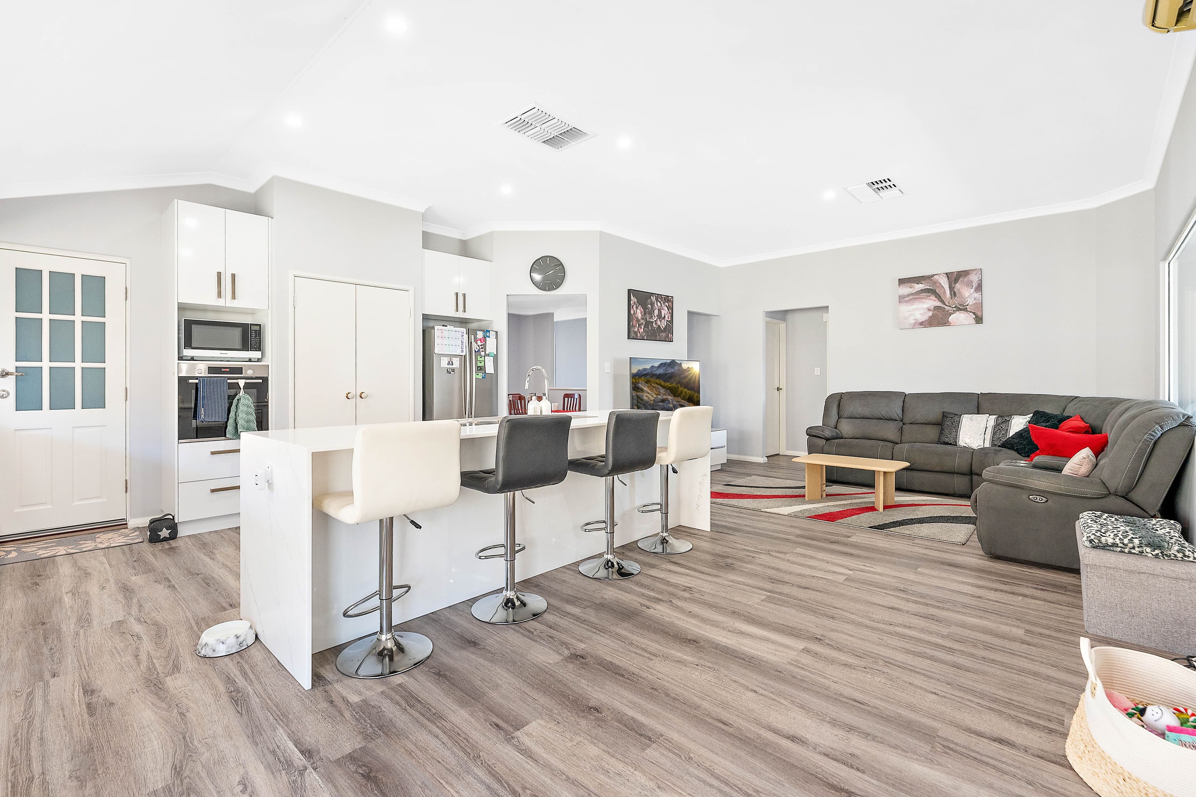 17 Tahoe Close, Thornlie WA 6108, Thornlie - Image 1