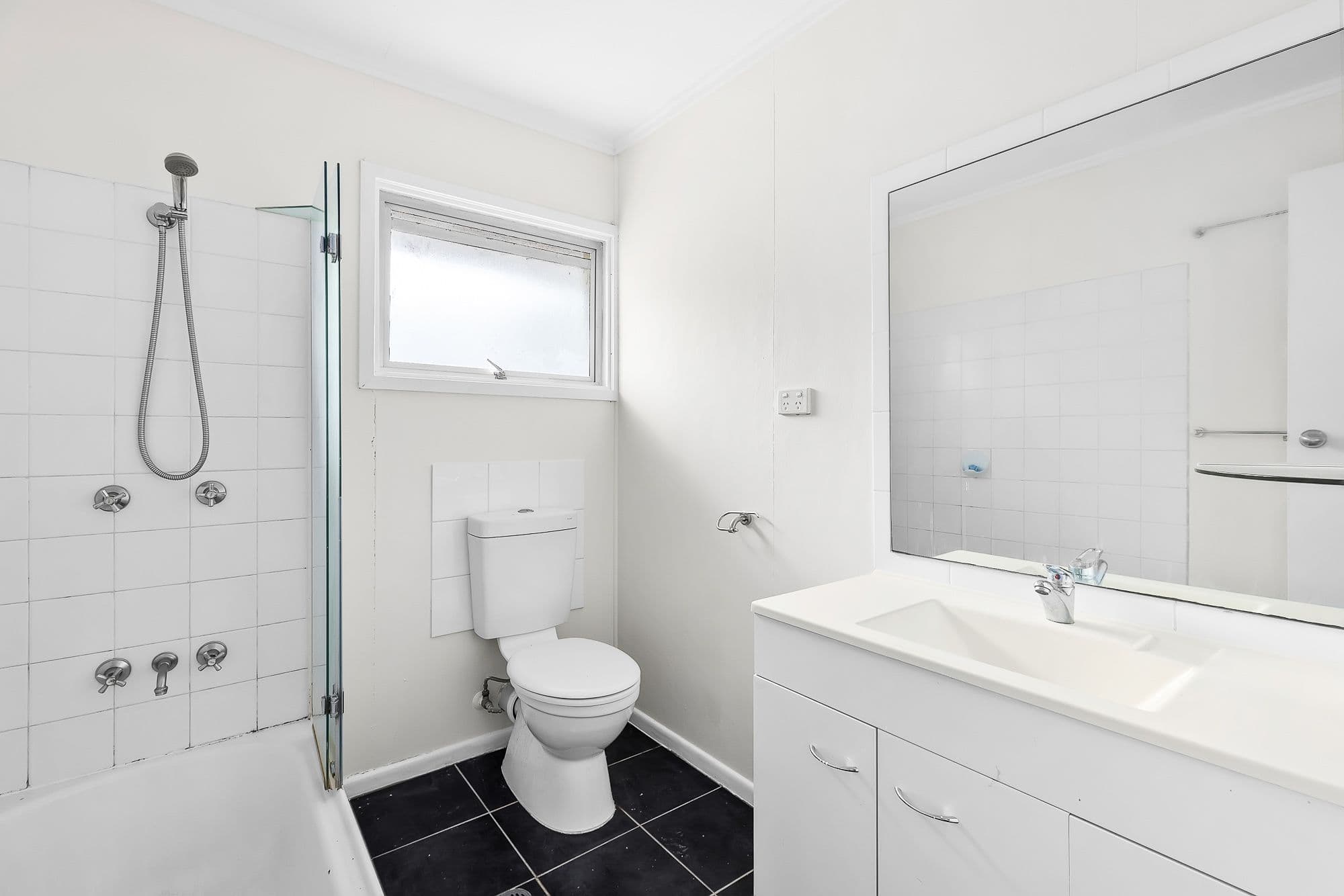 4 Roseglen Street, Greenslopes QLD 4120, Greenslopes - Thumbnail 3
