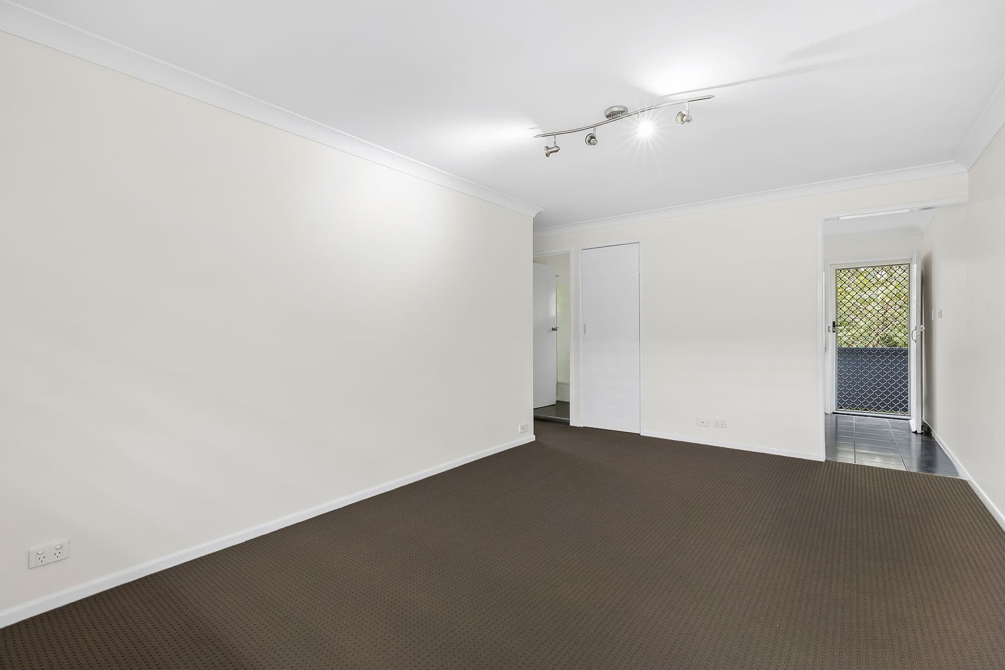 4 Roseglen Street, Greenslopes QLD 4120, Greenslopes - Thumbnail 7
