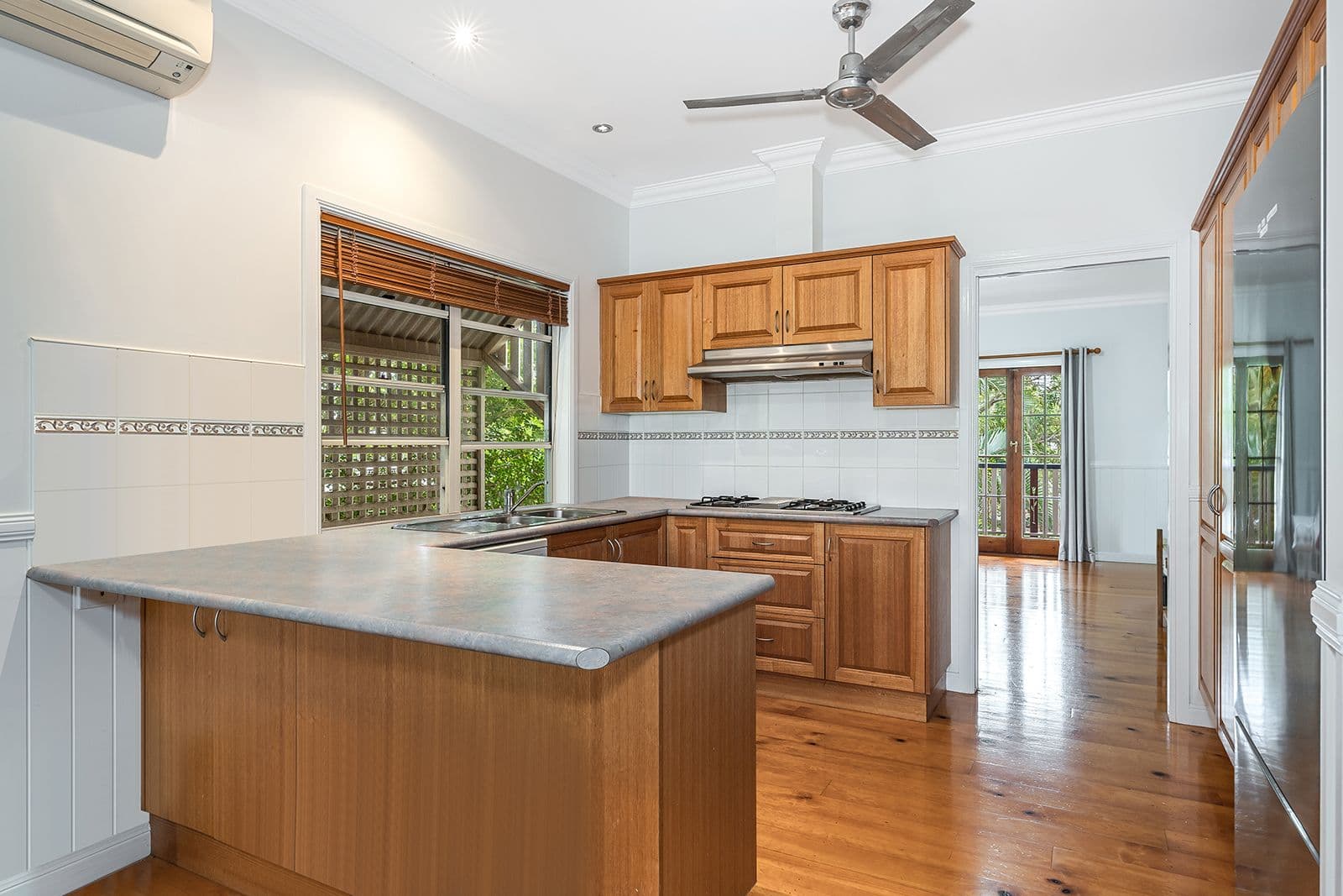 49 Graceville Avenue, Graceville QLD 4075, Graceville - Thumbnail 3