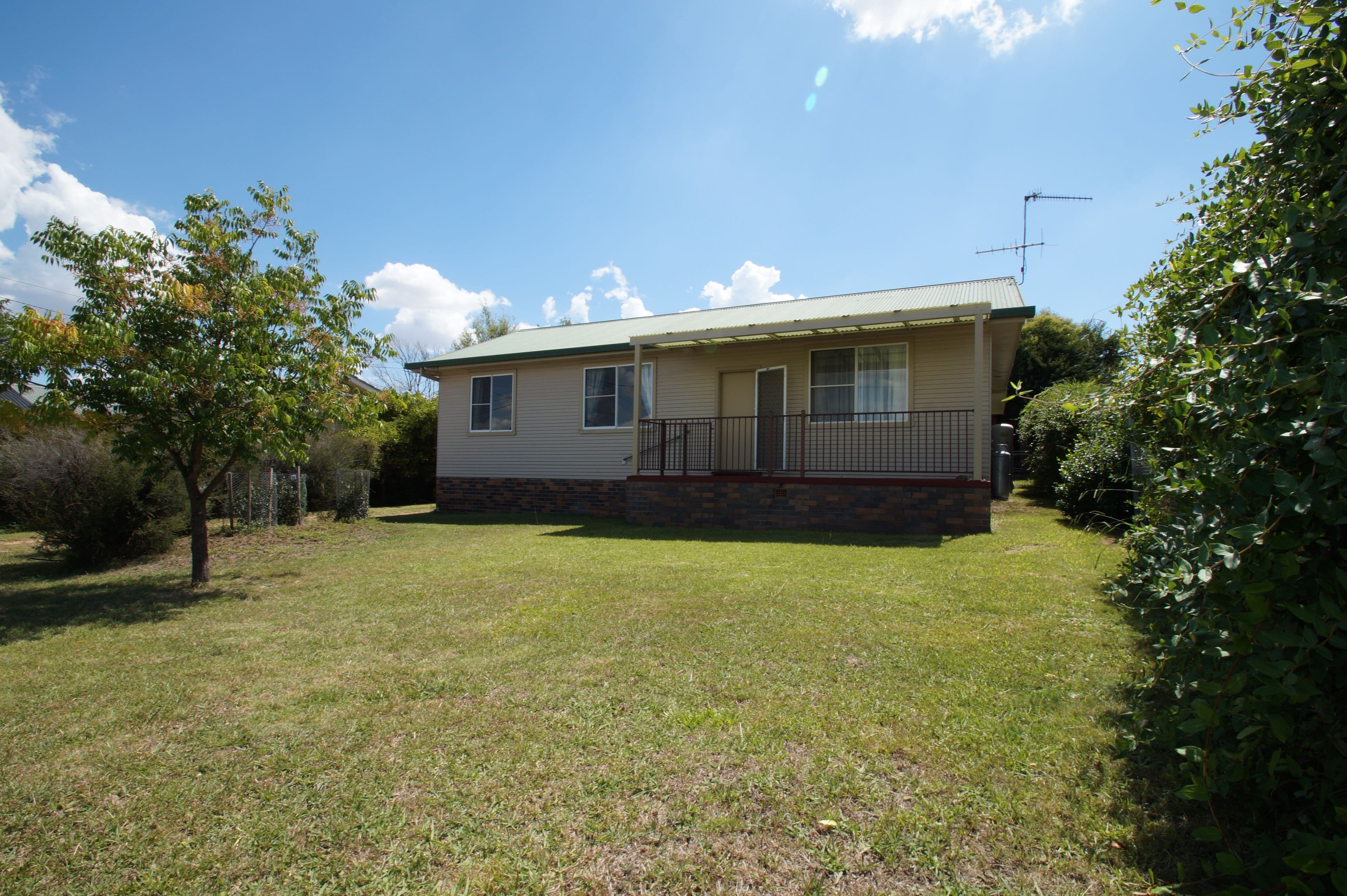 4 Kelly Avenue, Armidale - Image 1