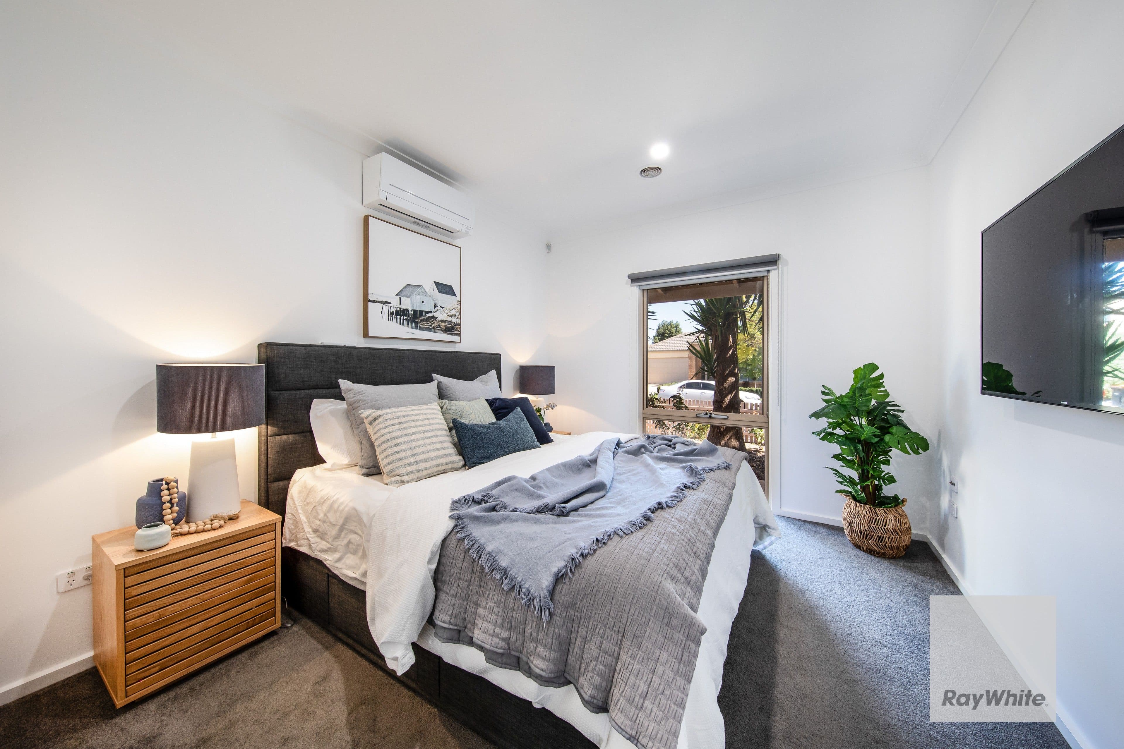 23 Studley Park Way, Caroline Springs VIC 3023, Caroline Springs - Thumbnail 2