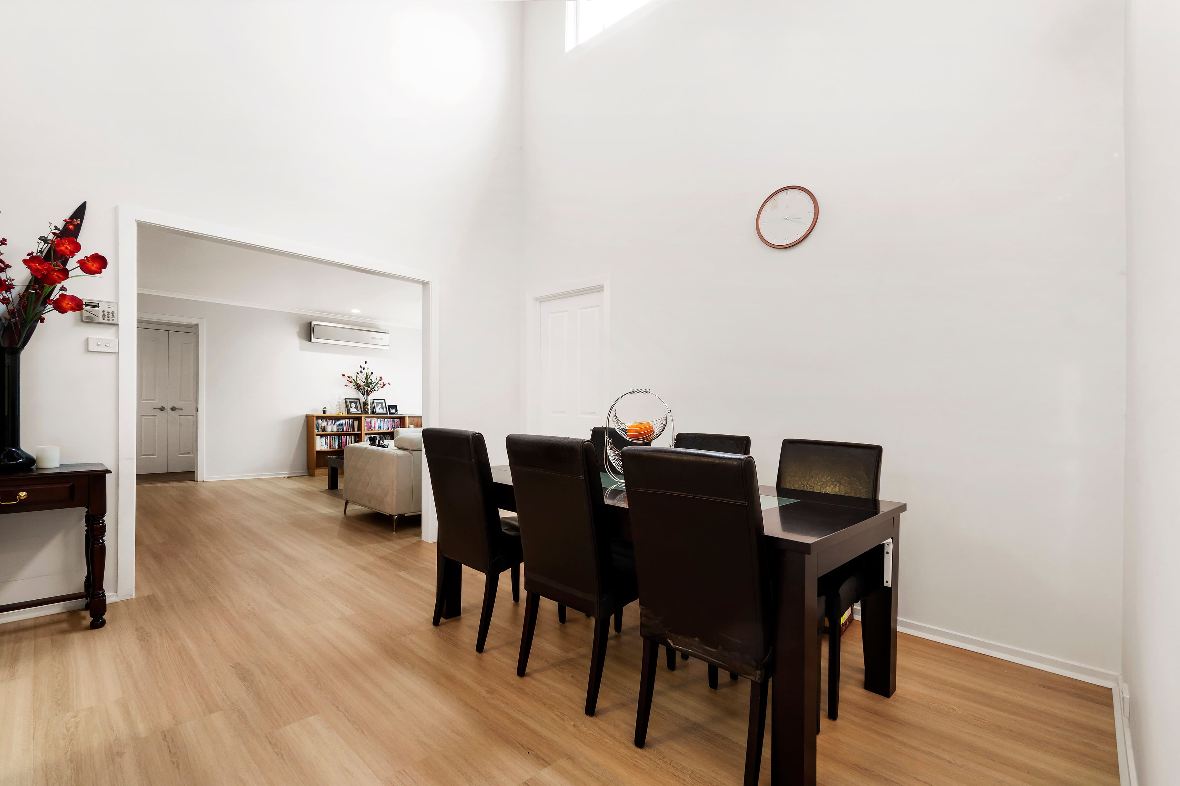 98 Renou Road, Wantirna South VIC 3152, Wantirna South - Thumbnail 3