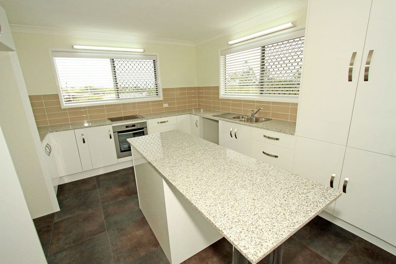 33 MacDonald Street, BARLOWS HILL QLD 4703, Barlows Hill - Thumbnail 3
