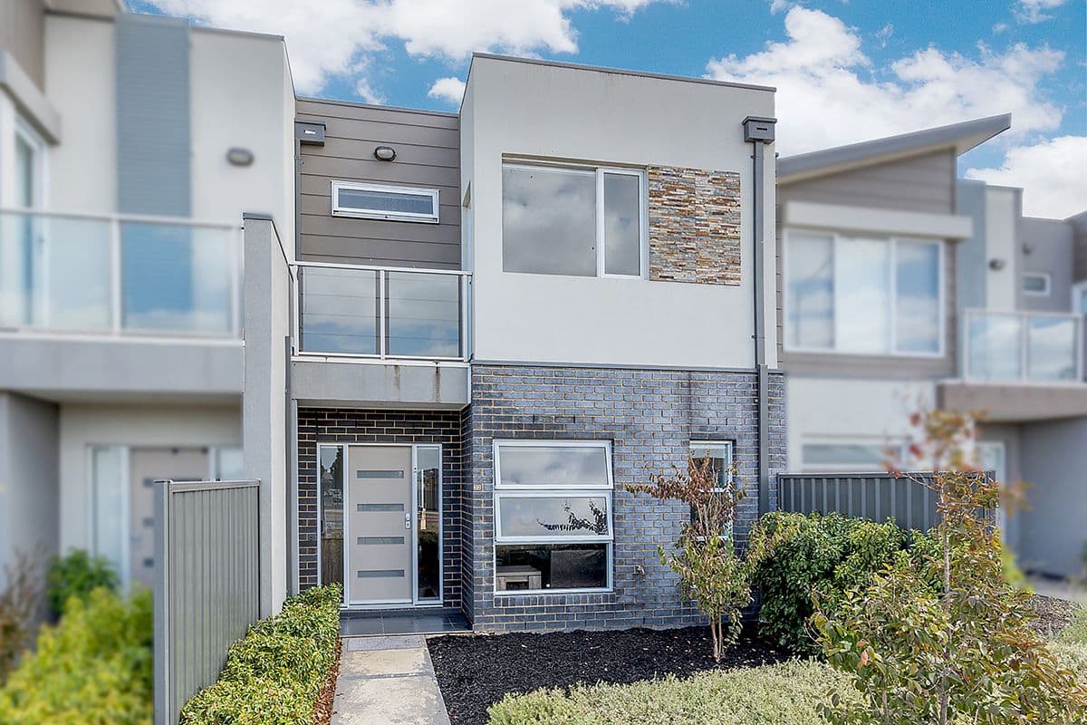 33 Kirkstead Grove, Craigieburn VIC 3064, Craigieburn - Image 1