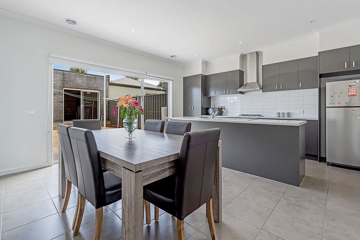 33 Kirkstead Grove, Craigieburn VIC 3064, Craigieburn - Thumbnail 3