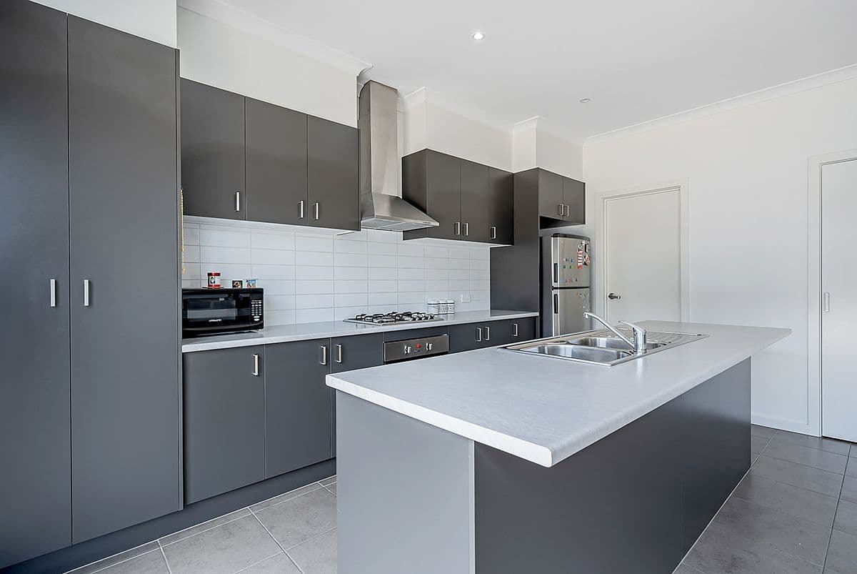 33 Kirkstead Grove, Craigieburn VIC 3064, Craigieburn - Thumbnail 4
