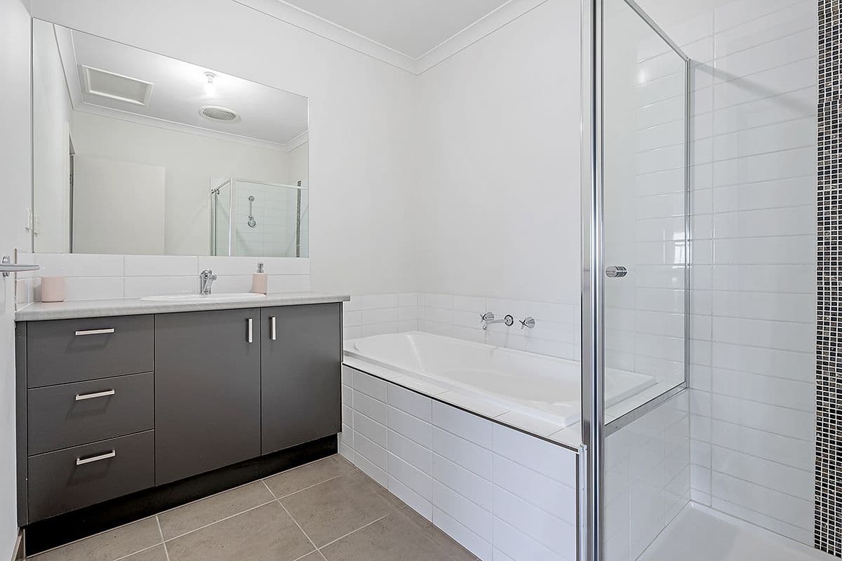 33 Kirkstead Grove, Craigieburn VIC 3064, Craigieburn - Thumbnail 7