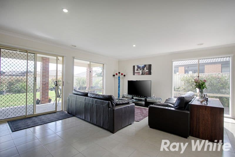 7 Azure Court, PAKENHAM VIC 3810, Pakenham - Thumbnail 6