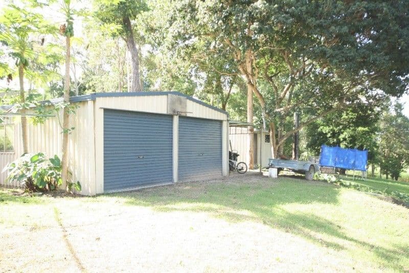 33 John Pitchers Road, SARINA QLD 4737, Sarina - Thumbnail 4