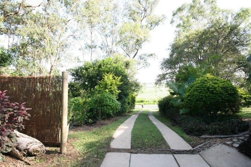 33 John Pitchers Road, SARINA QLD 4737, Sarina - Thumbnail 5