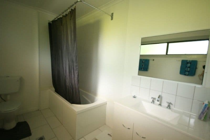 33 John Pitchers Road, SARINA QLD 4737, Sarina - Thumbnail 8