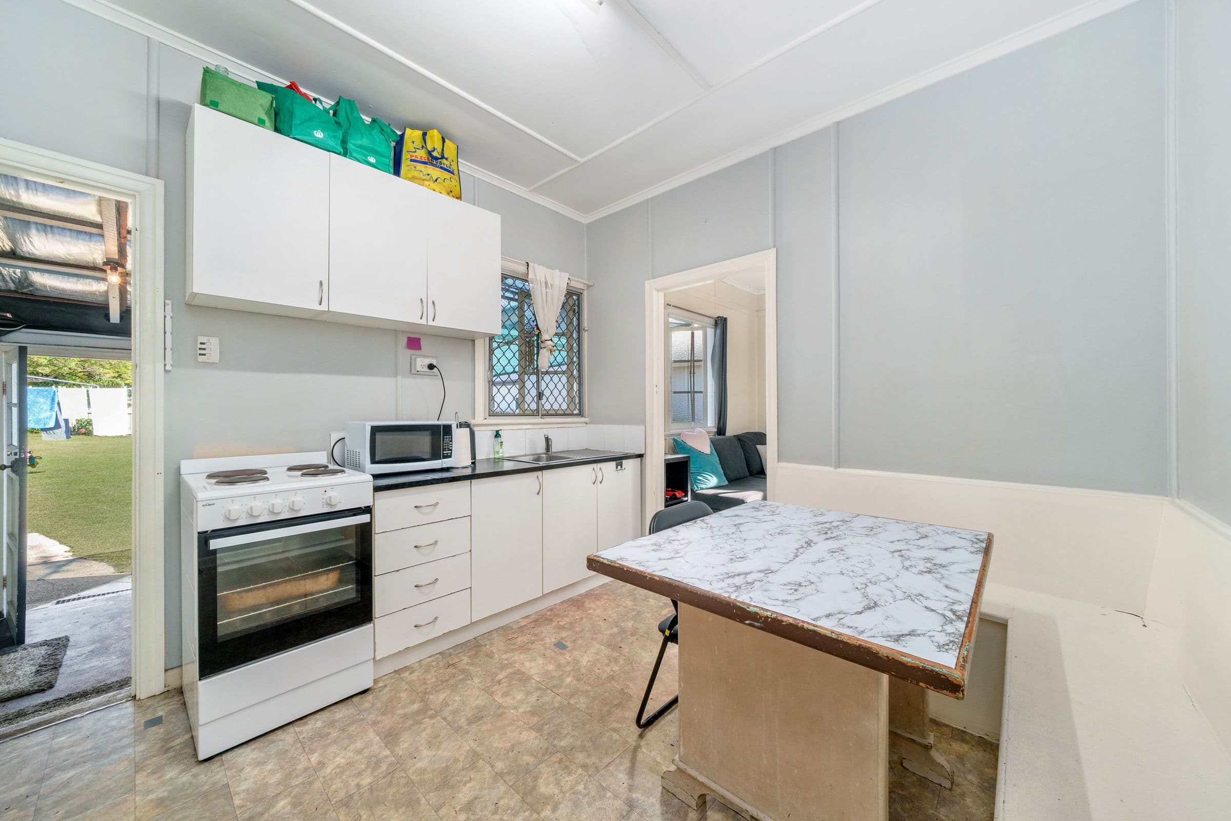 17 Scarborough Road, Redcliffe QLD 4020, Redcliffe - Thumbnail 4
