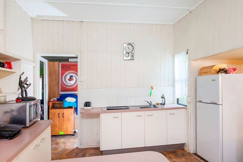 9 Vernon Street, NAMBOUR QLD 4560, Nambour - Thumbnail 2