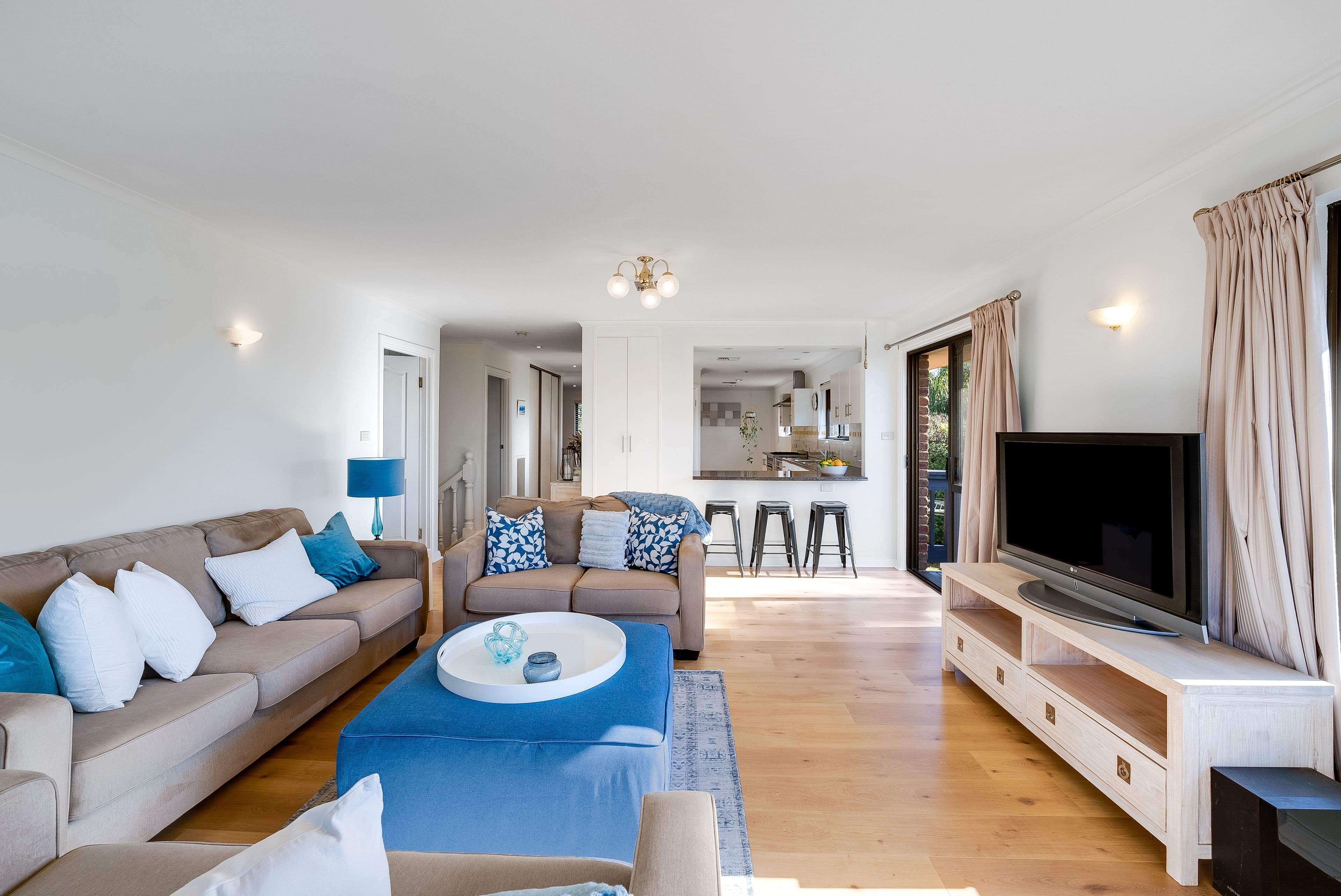 15 Admella Court, Hallett Cove SA 5158, Hallett Cove - Thumbnail 2