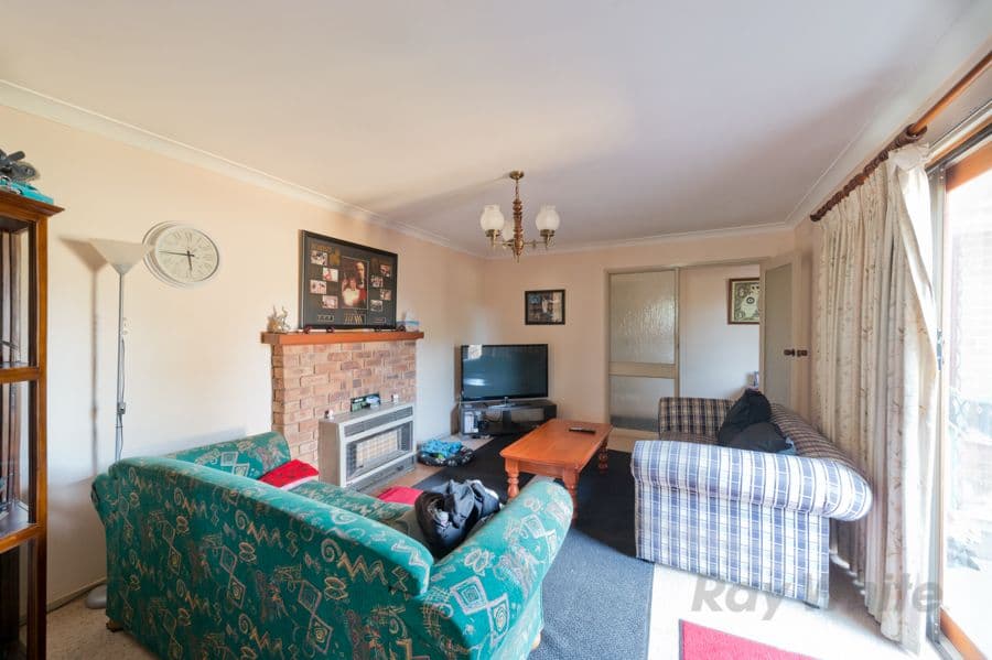 2 Gretel Grove, Melton VIC 3337, Melton - Thumbnail 4