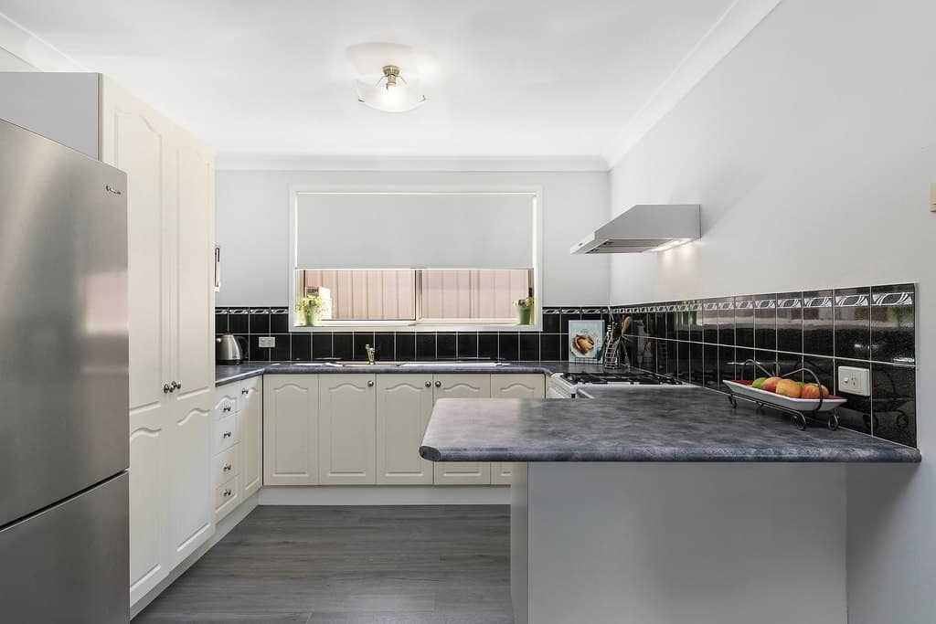 8 Budgeree Drive, Aberglasslyn - Thumbnail 4