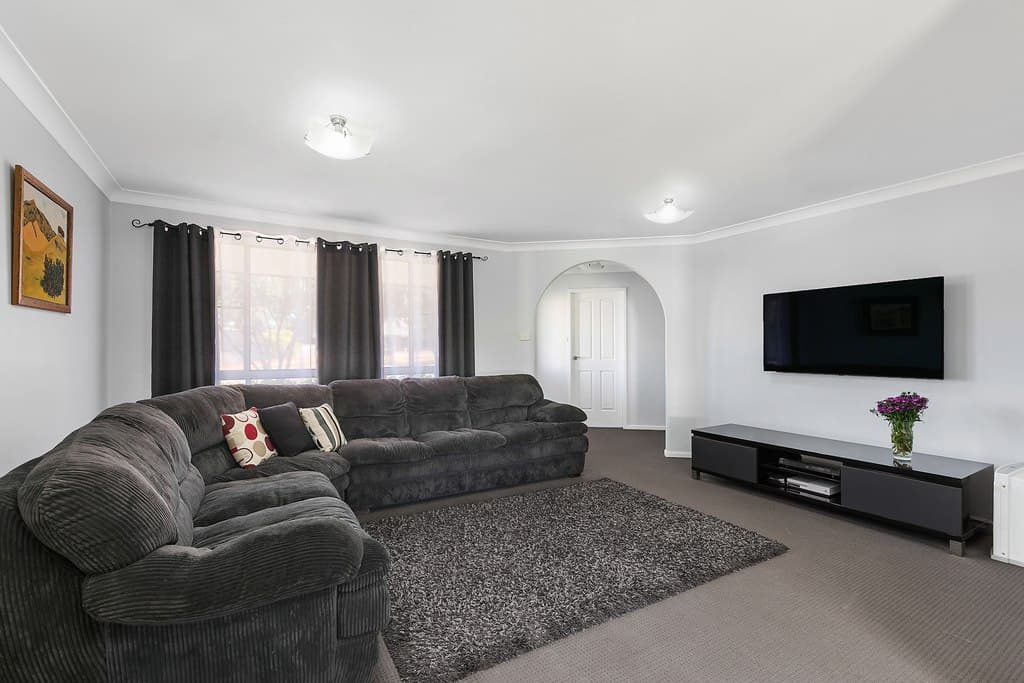 8 Budgeree Drive, Aberglasslyn - Thumbnail 5