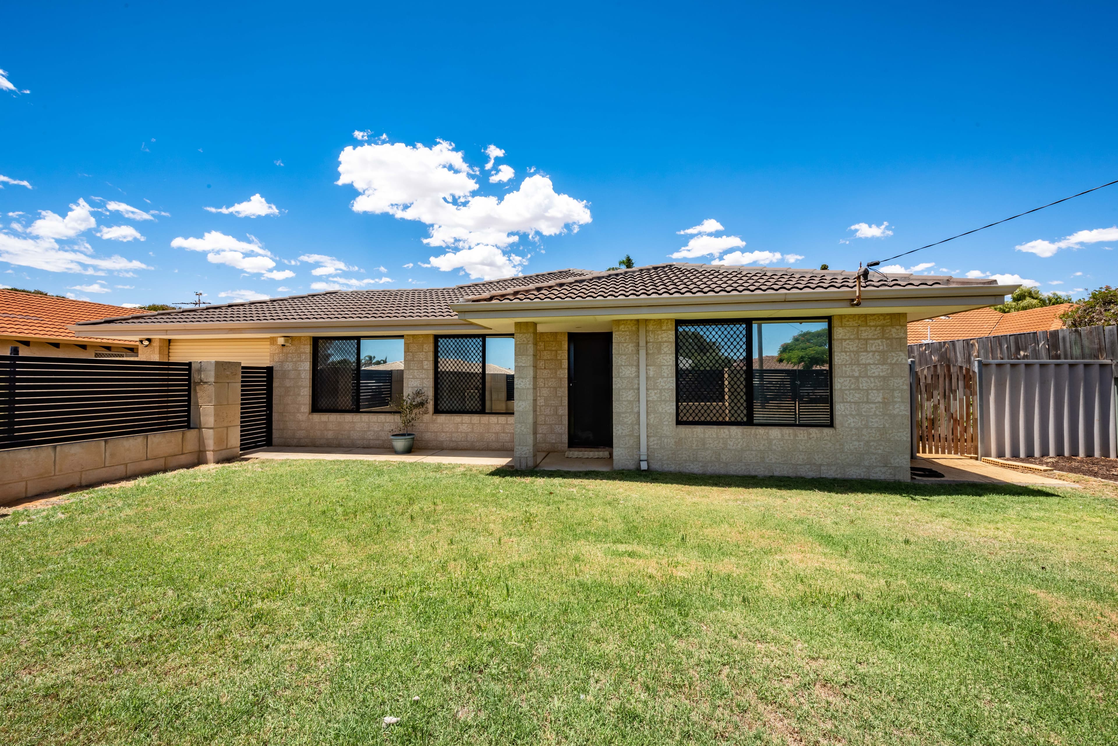 15 Broadfield Close, Utakarra WA 6530, Utakarra - Image 1