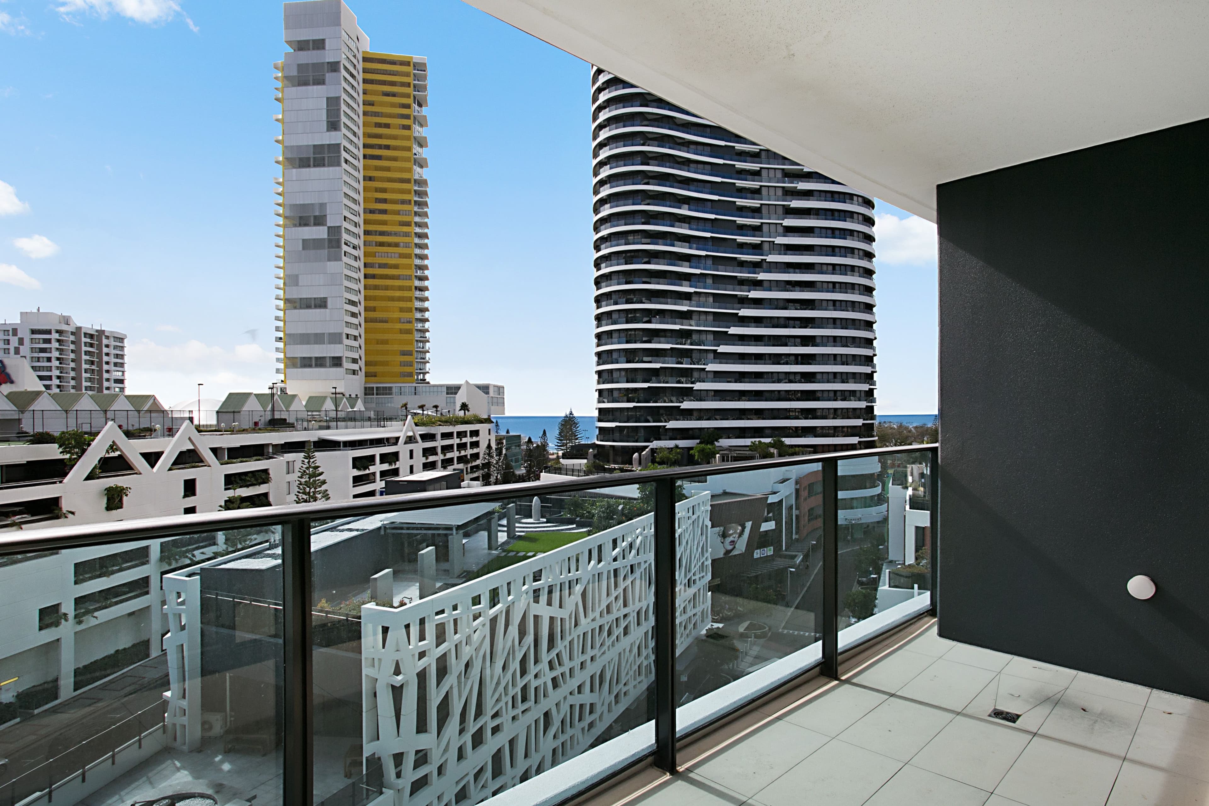 20605 'Oracle' 4-26 Charles Avenue, Broadbeach QLD 4218, Broadbeach - Thumbnail 3