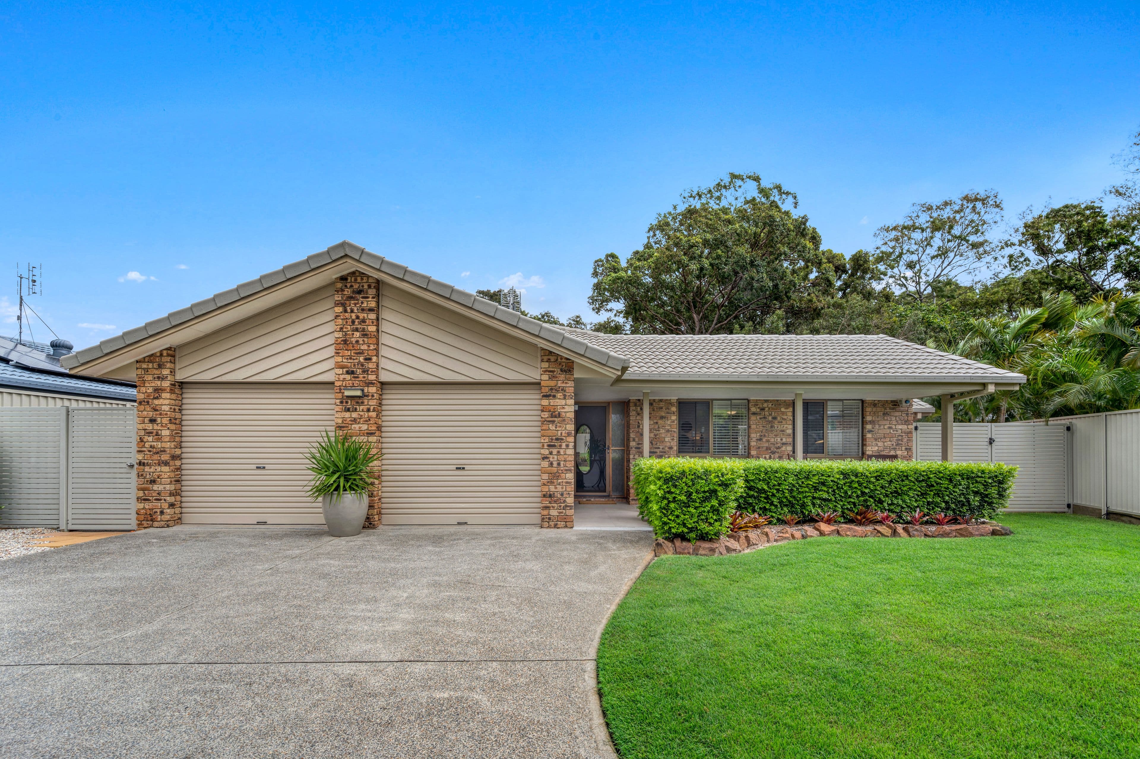 32 Sundown Drive, Paradise Point QLD 4216, Paradise Point - Thumbnail 2