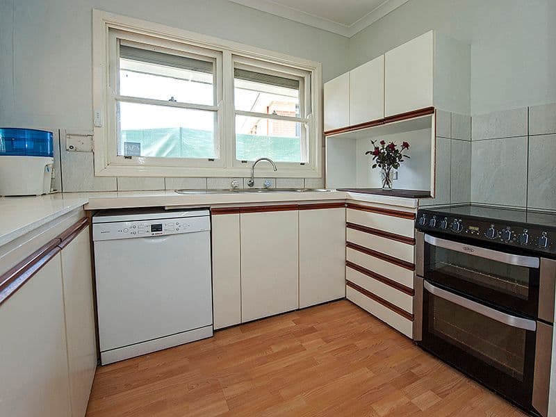 56 McGlinn Way, CLOVERDALE WA 6105, Cloverdale - Thumbnail 7