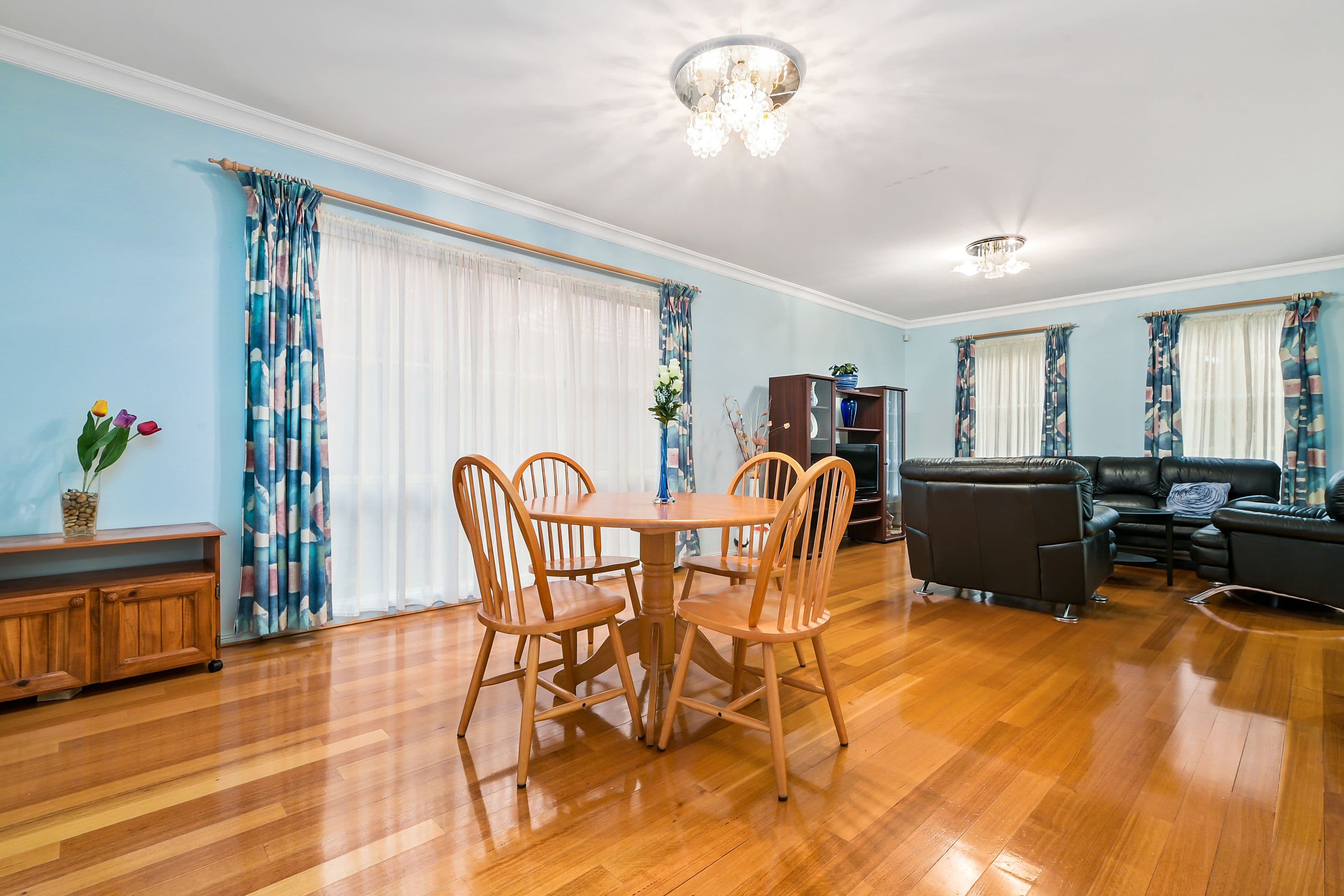 4 Rowitta Drive, Glen Waverley VIC 3150, Glen Waverley - Thumbnail 2