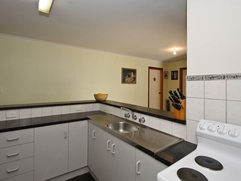 8 Austin Place, Port Willunga - Thumbnail 6