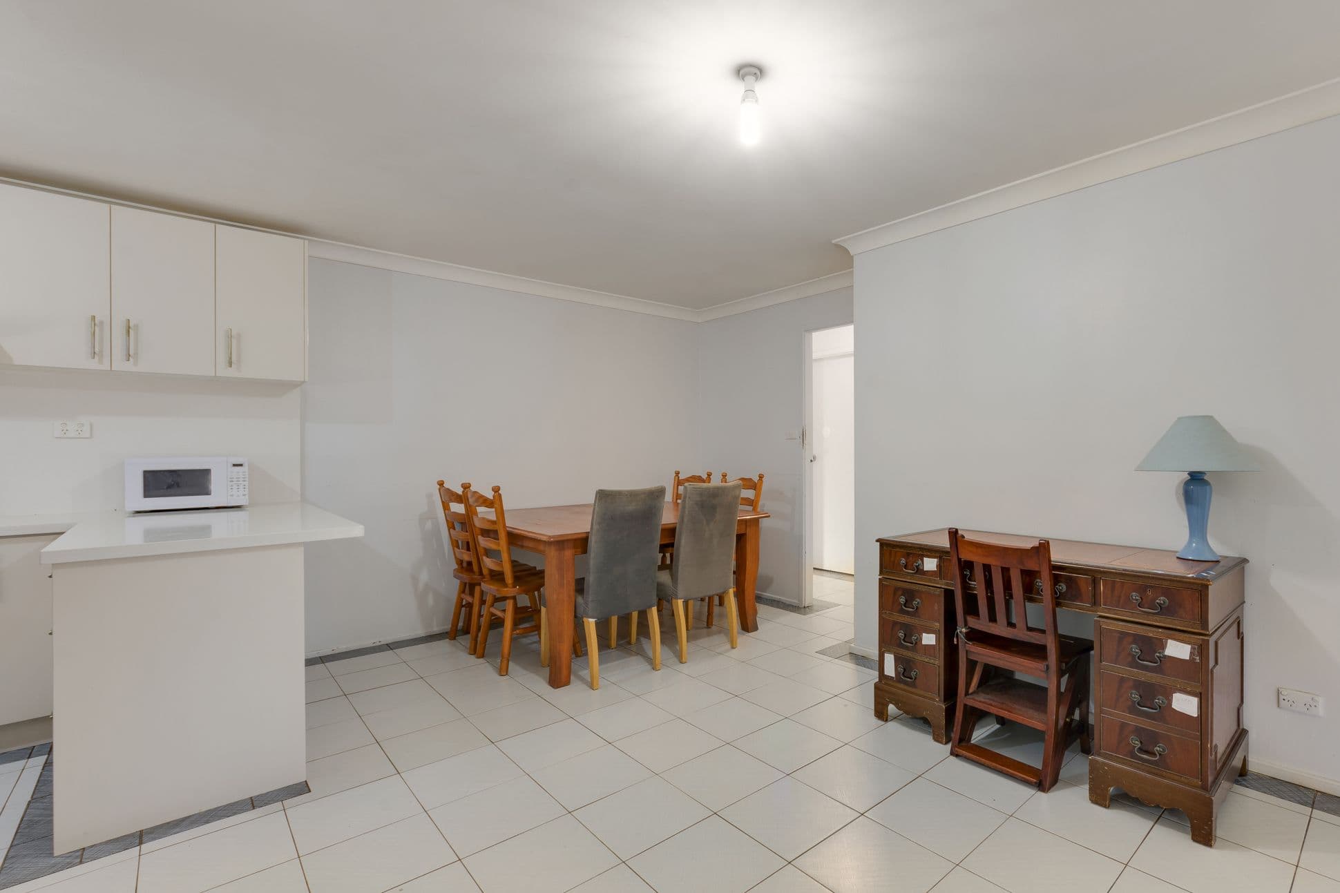 7 Gaspard Place, Ambarvale - Thumbnail 3