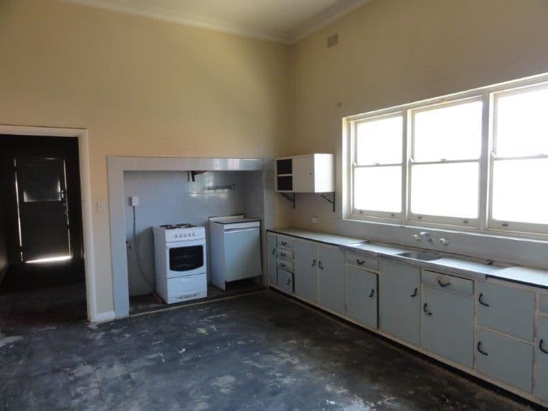 406 Beryl Street, BROKEN HILL NSW 2880, Broken Hill - Thumbnail 2