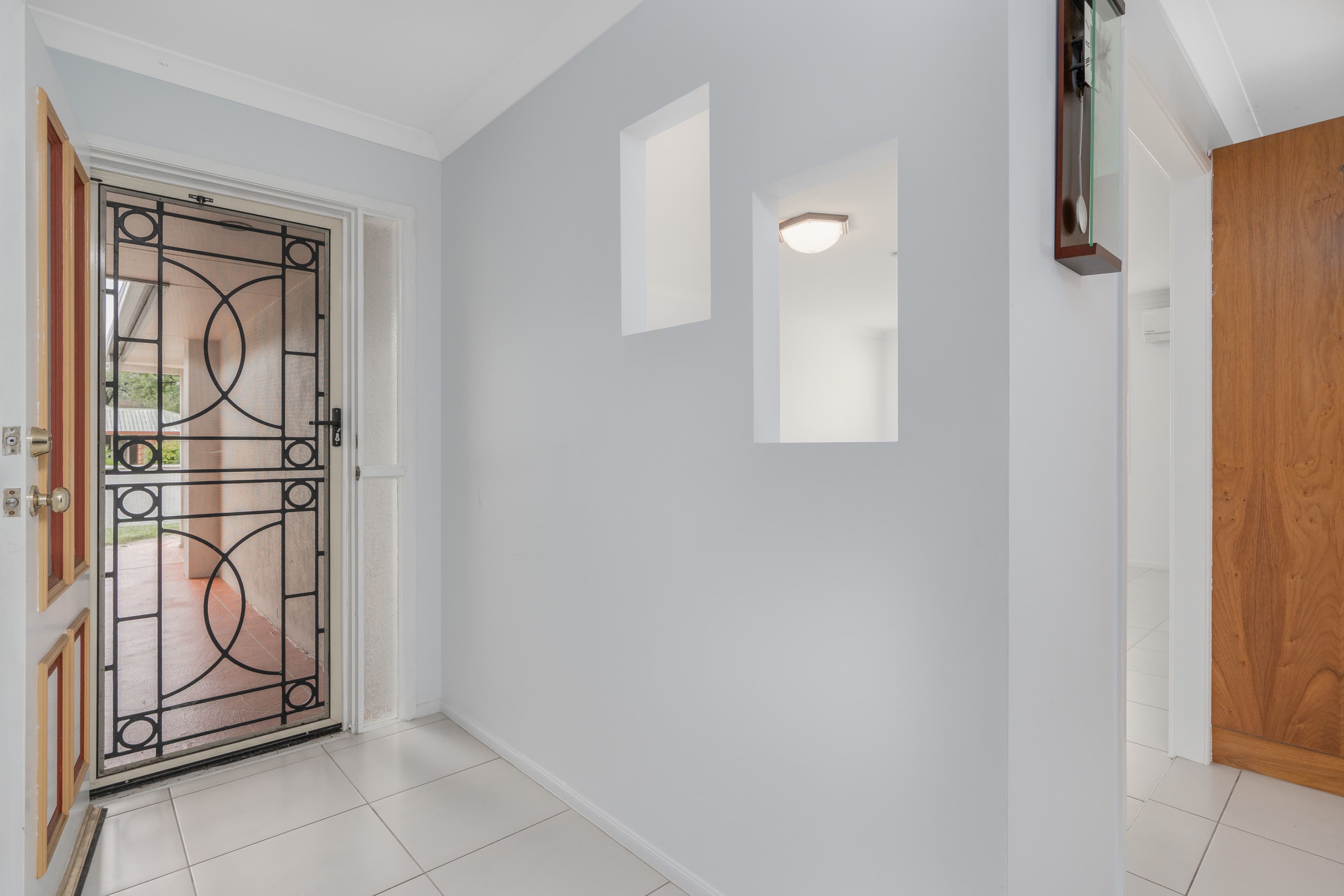 10 Staunton Street, Emerald QLD 4720, Emerald - Thumbnail 2
