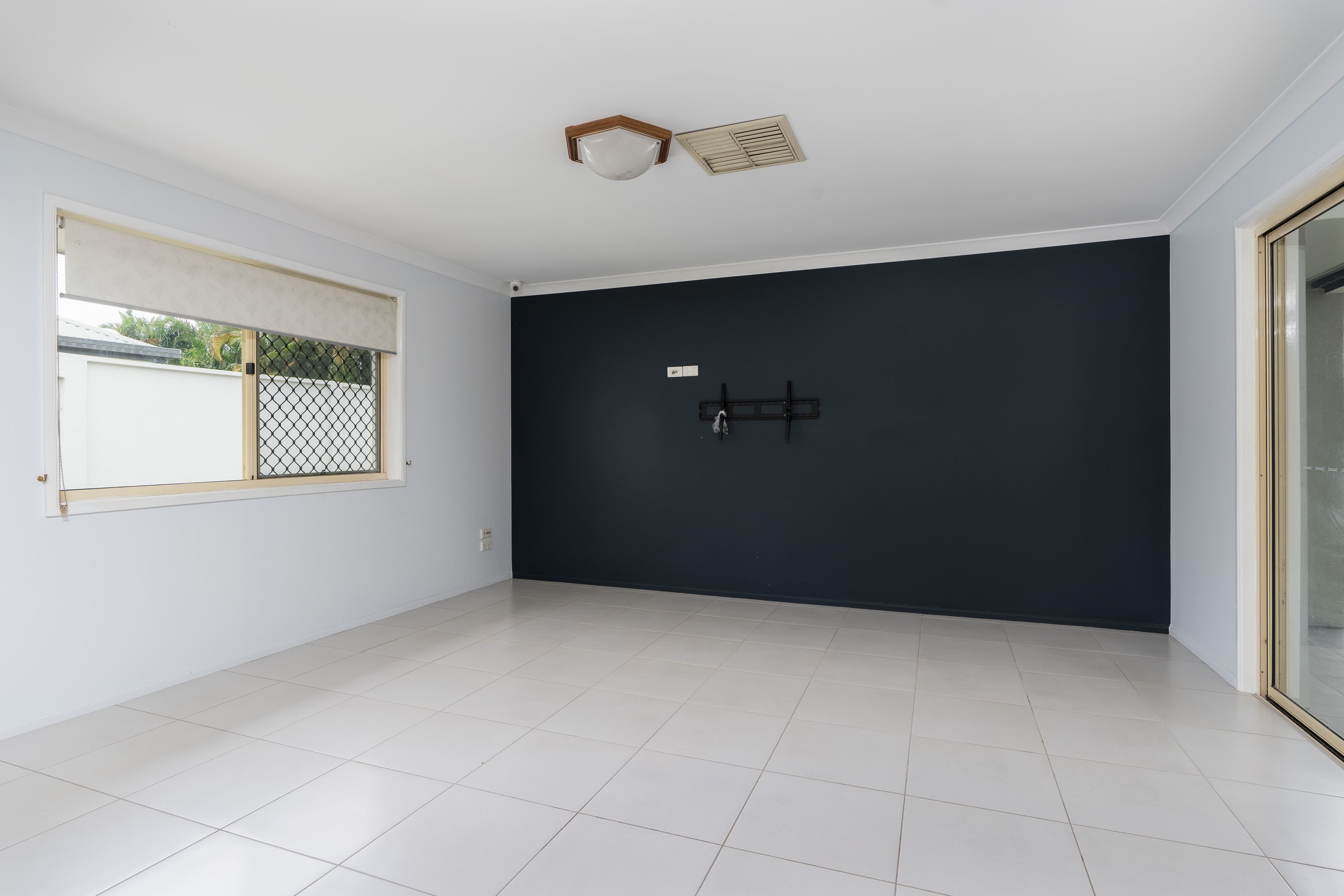 10 Staunton Street, Emerald QLD 4720, Emerald - Thumbnail 5