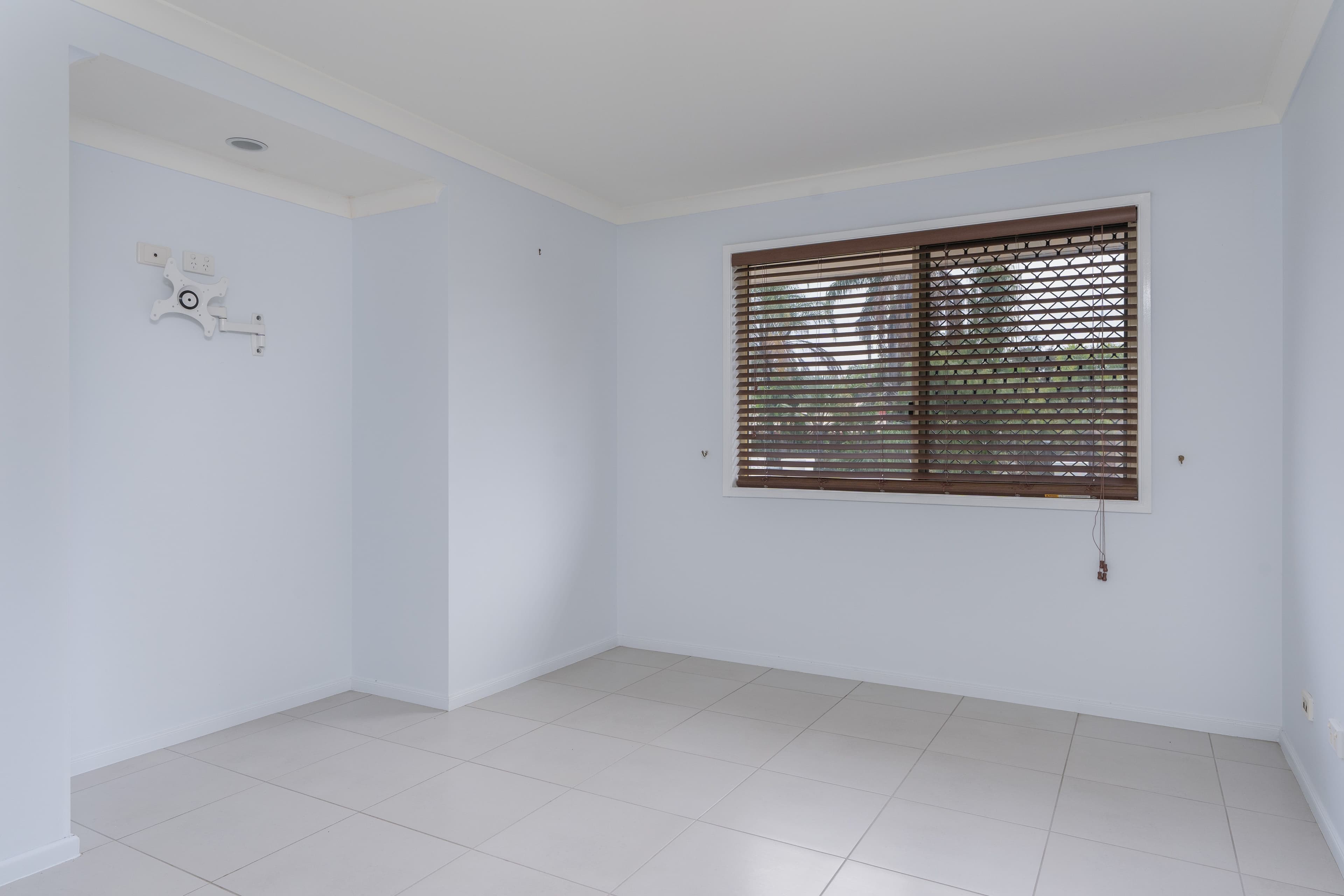 10 Staunton Street, Emerald QLD 4720, Emerald - Thumbnail 8