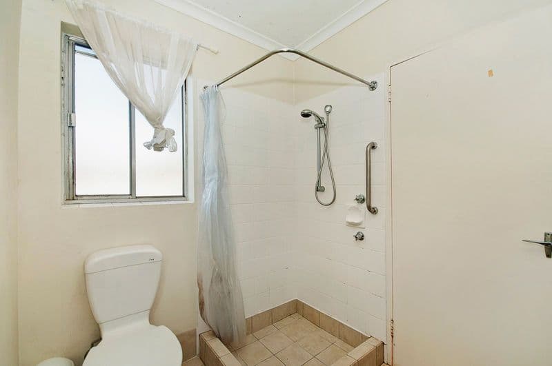 9 Macquoid Street, QUEANBEYAN NSW 2620, Queanbeyan East - Thumbnail 7