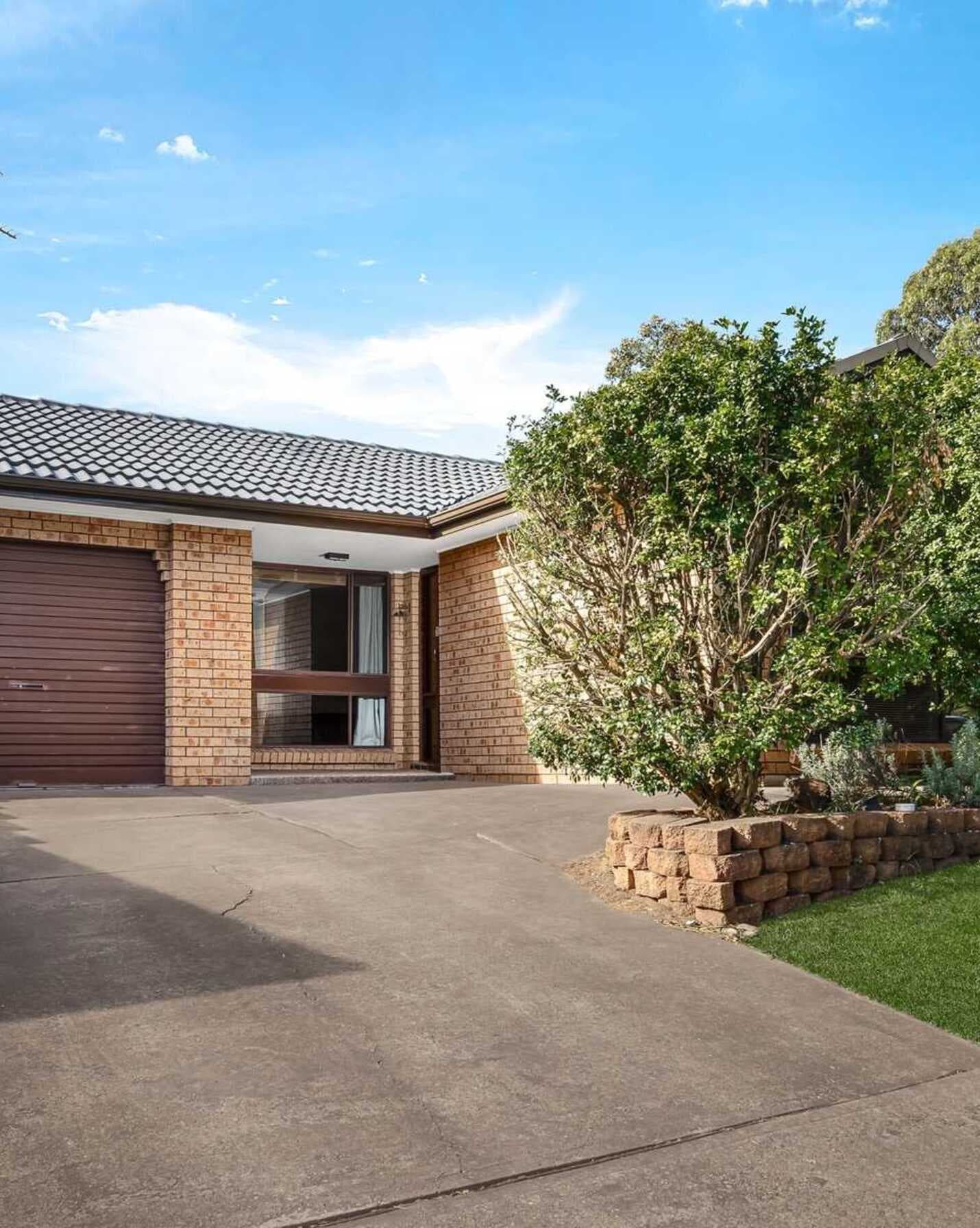 14 Hascombe Way St Clair, Clair - Image 1