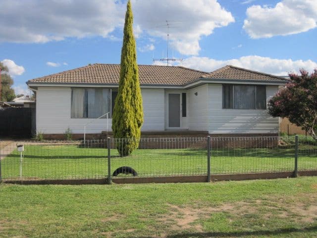 4 Spring Street, YOUNG NSW 2594, Young - Image 1