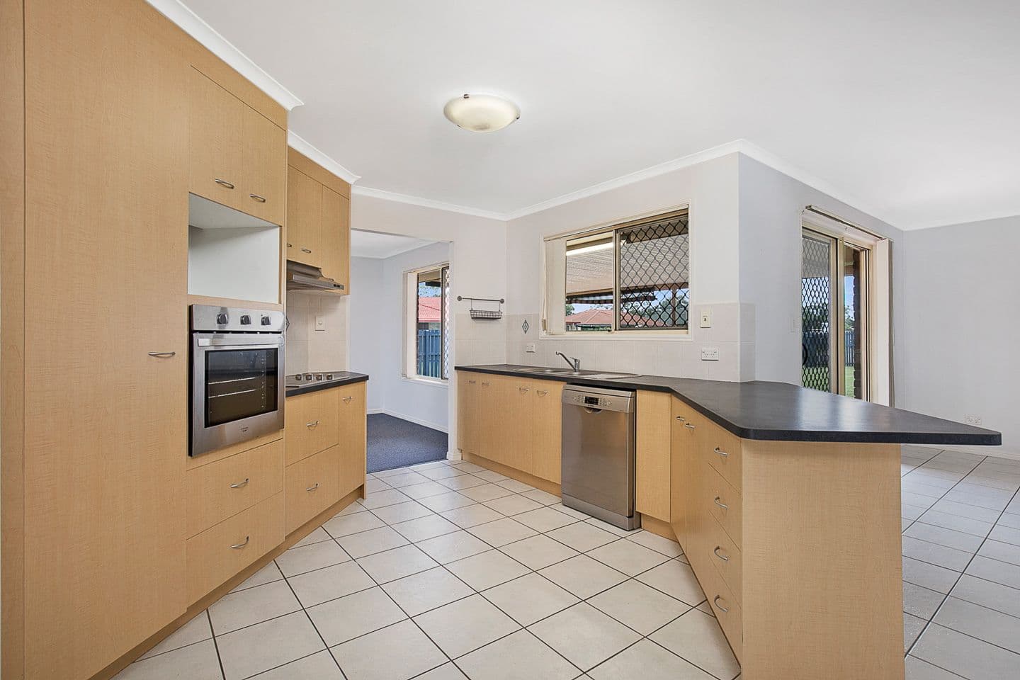 1 Gwen Court, Urraween QLD 4655, Urraween - Thumbnail 4