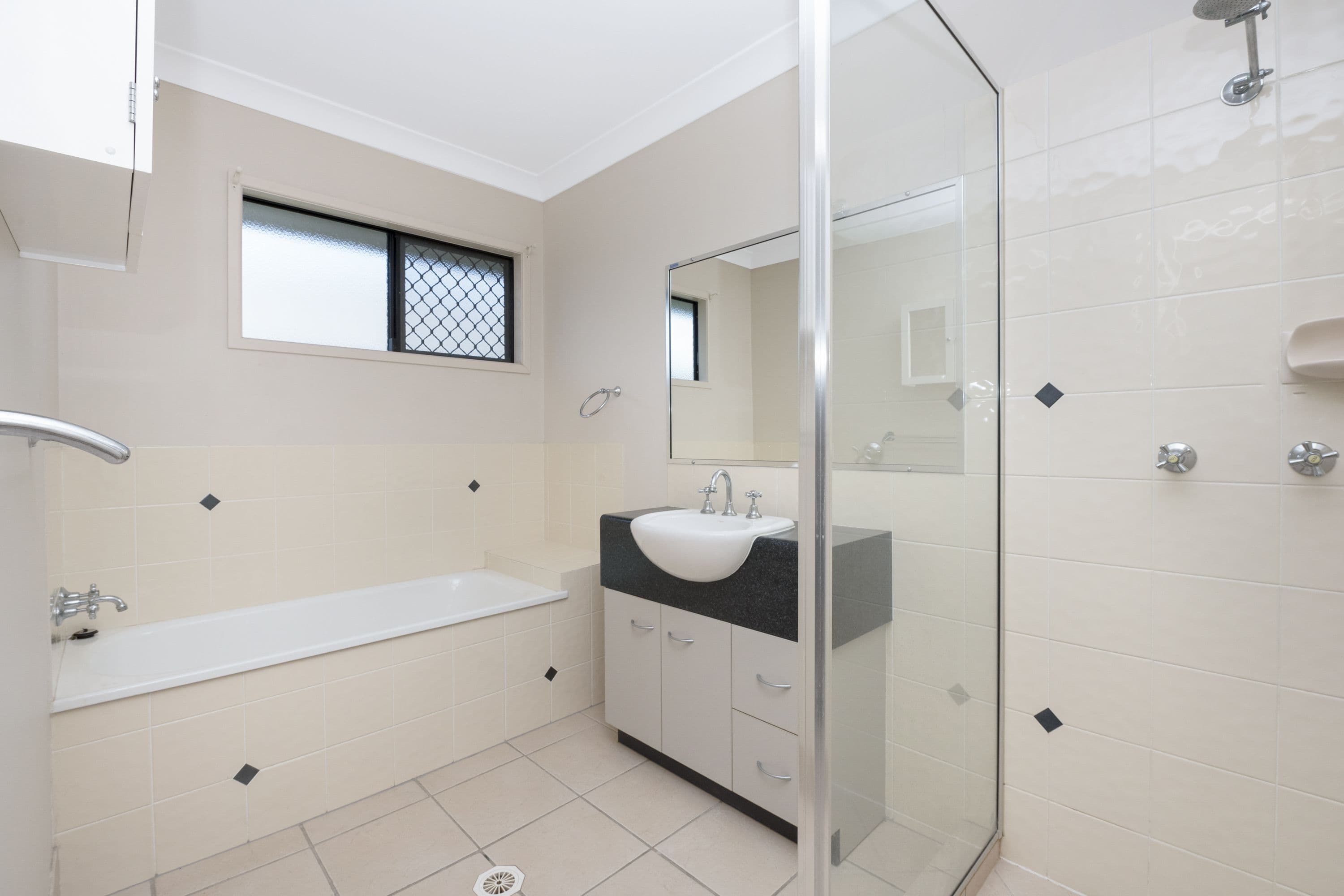 11 Fitzgerald Crescent, Kirwan QLD 4817, Kirwan - Thumbnail 7
